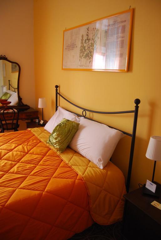 Bed And Breakfast Casa Mariella Nápoles Habitación foto